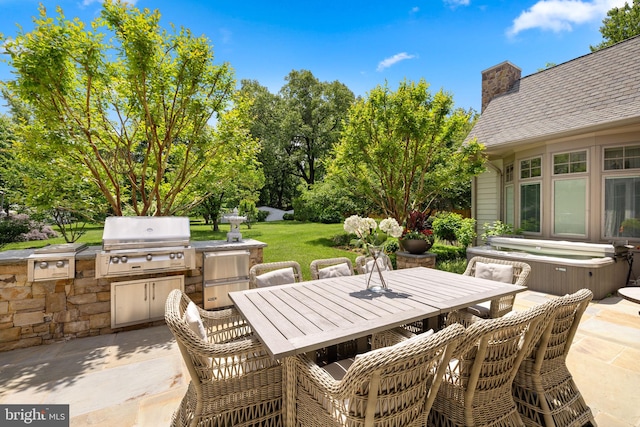 777 3rd St, Herndon, VA 20170 - view of patio / terrace featuring a hot tub and outdoor dining space
