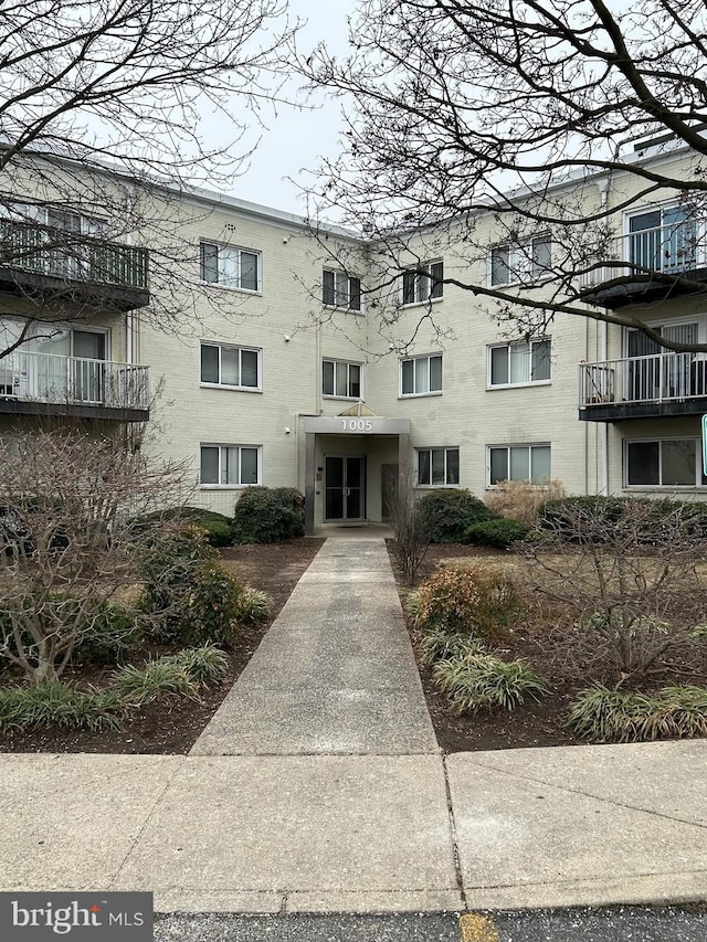 1005 Chillum Rd Unit 415, Hyattsville, MD 20782 - view of apartment building / complex