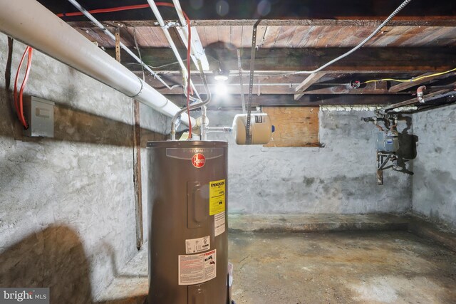 405 Calvin Ave, Baltimore, MD 21218 - unfinished basement featuring water heater