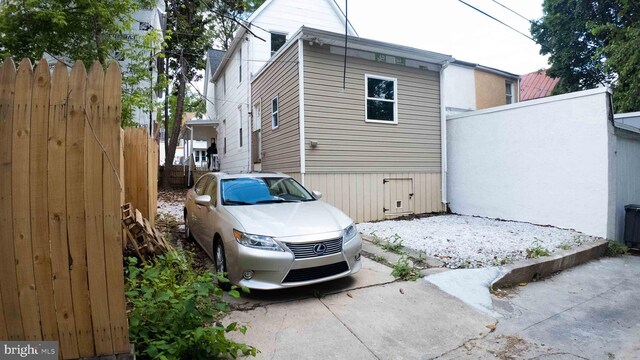 405 Calvin Ave, Baltimore, MD 21218 - view of side of property