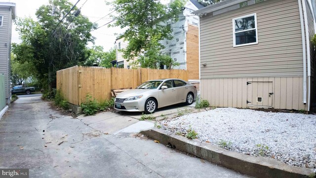 405 Calvin Ave, Baltimore, MD 21218 - view of car parking