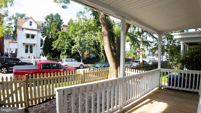 405 Calvin Ave, Baltimore, MD 21218 - view of porch