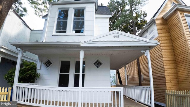 405 Calvin Ave, Baltimore, MD 21218 - view of exterior entry featuring a porch