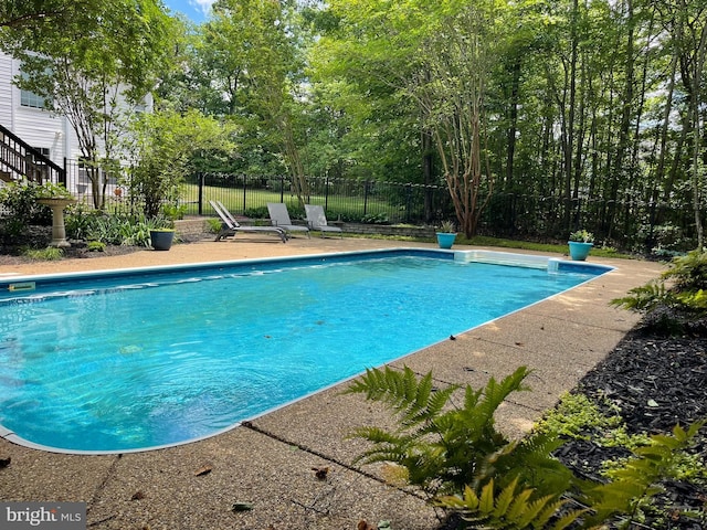 32 Misty Creek Ln, Fredericksburg, VA 22406 - view of pool