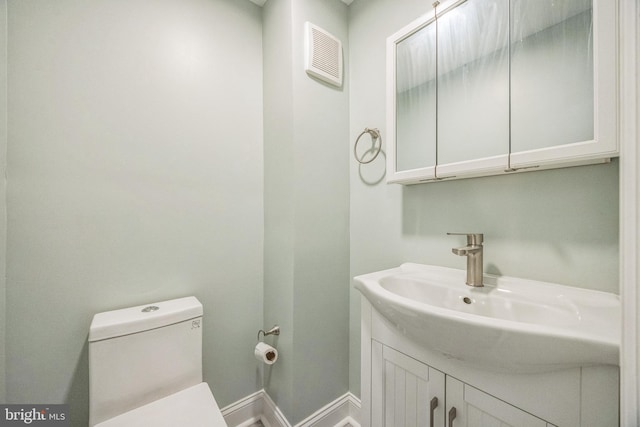 4441 Sherwood Rd, Philadelphia, PA 19131 - bathroom with toilet and vanity