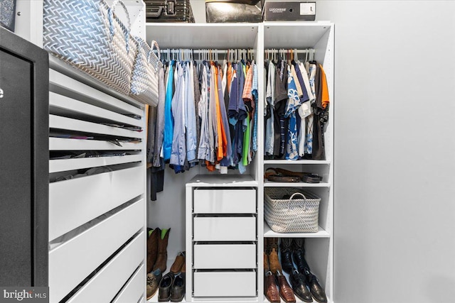 8051 Keystone Dr, Breinigsville, PA 18031 - view of closet