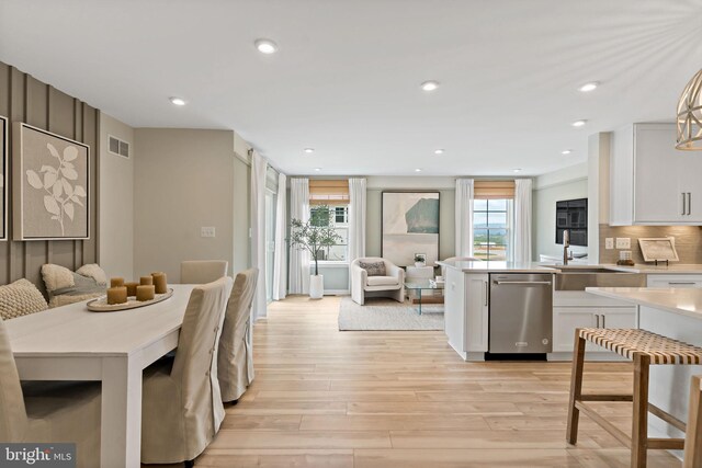 TBB Fontana Circle Whitehall Ii, Martinsburg, WV 25403 - dining area with light wood-style floors and recessed lighting