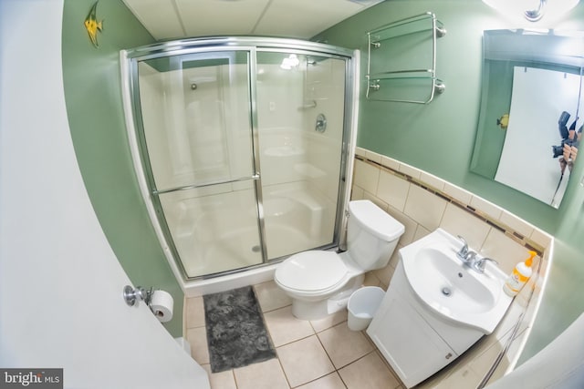 17 139th St Unit 105, Ocean City, MD 21842 - bathroom featuring toilet, a shower stall, and vanity