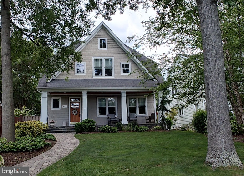 803 Parkwood Ave, Annapolis, MD 21403 - view of front facade featuring covered porch and roof with shingles