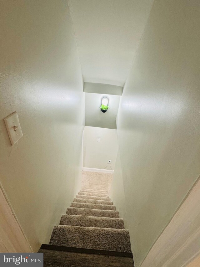 1402 W Saratoga St, Baltimore, MD 21223 - view of stairs