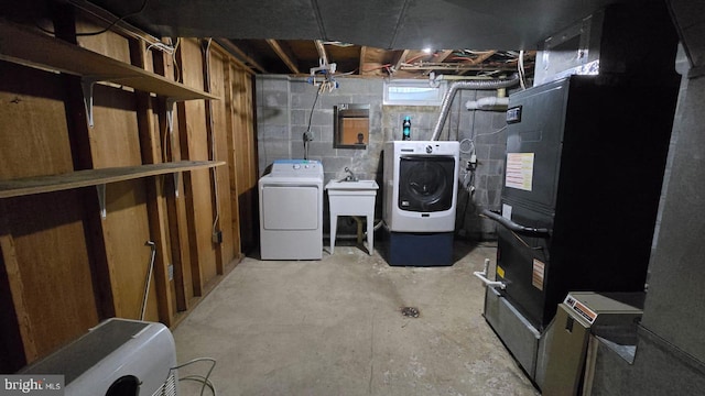426 Parkwynne Rd, Lancaster, PA 17601 - basement featuring independent washer and dryer and a sink