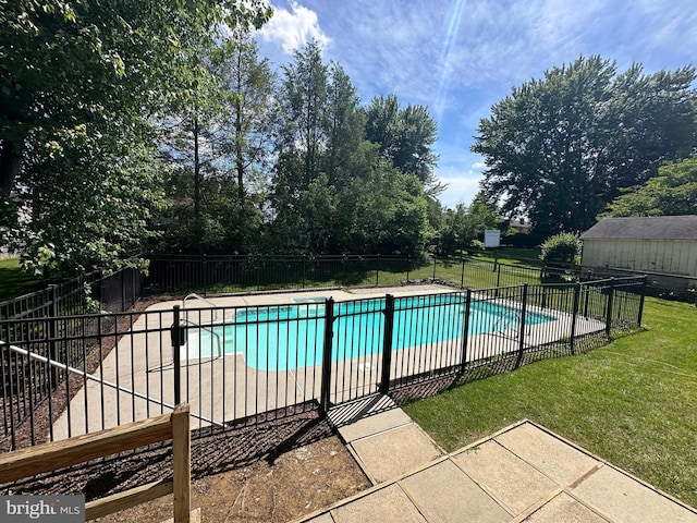 426 Parkwynne Rd, Lancaster, PA 17601 - view of swimming pool featuring a patio area and view of scattered trees