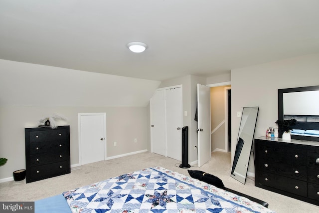 13732 Moccasin Ct, Woodbridge, VA 22193 - carpeted bedroom with vaulted ceiling and baseboards