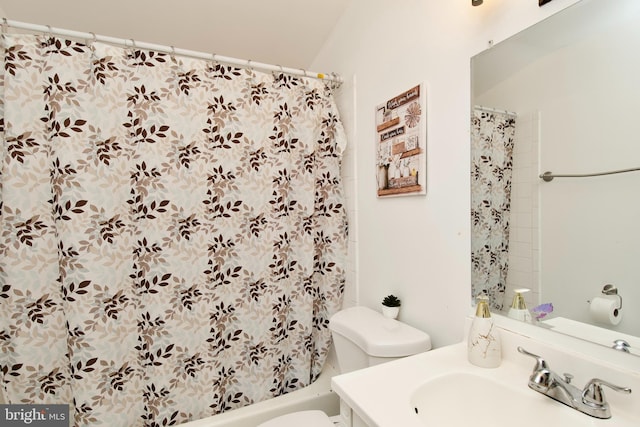 13732 Moccasin Ct, Woodbridge, VA 22193 - full bathroom with toilet, vanity, and shower / bath combo