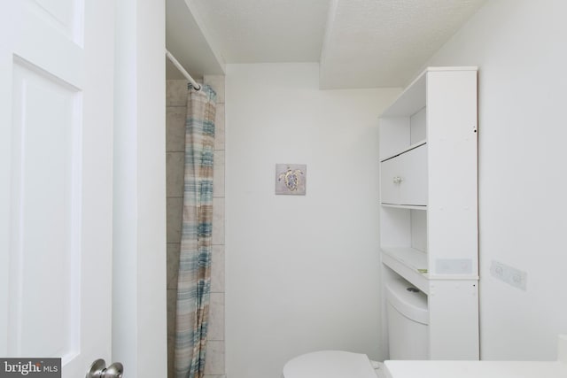 13732 Moccasin Ct, Woodbridge, VA 22193 - bathroom featuring toilet and a shower with shower curtain