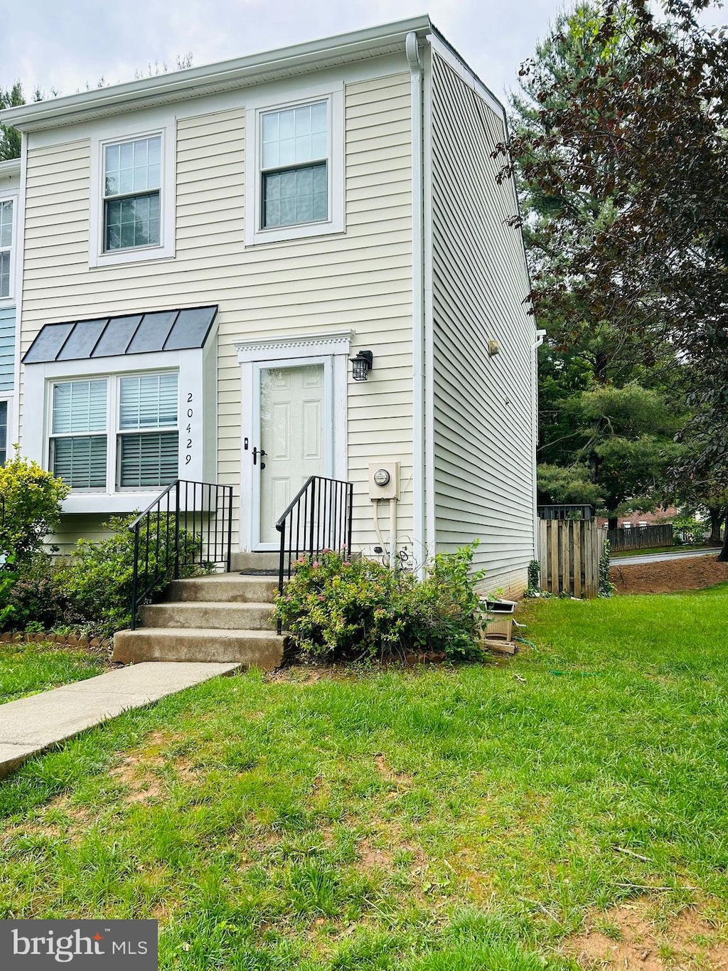 20429 Ambassador Ter Unit 20429, Germantown, MD 20874 - view of property featuring a front lawn