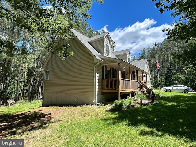 76 Red Burke Ct, Front Royal, VA 22630 - view of side of home featuring a porch, a yard, and a shingled roof