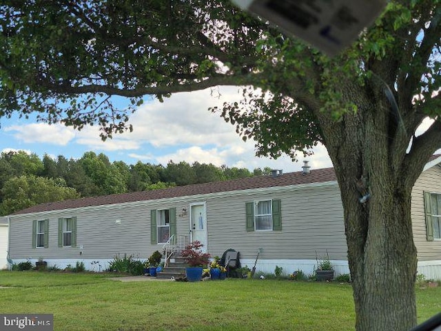 9080 Gold Finch Ct, Hebron, MD 21830 - manufactured / mobile home featuring a front lawn