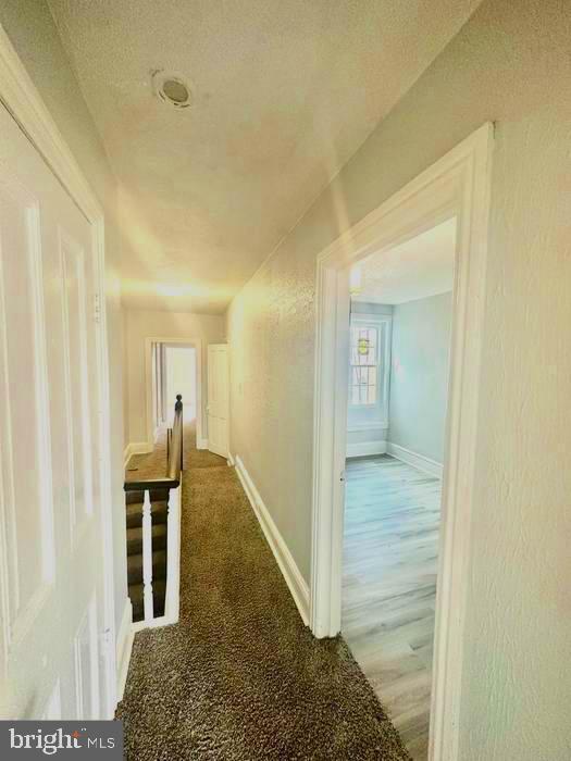 1035 N Pine St, Wilmington, DE 19801 - hallway with baseboards