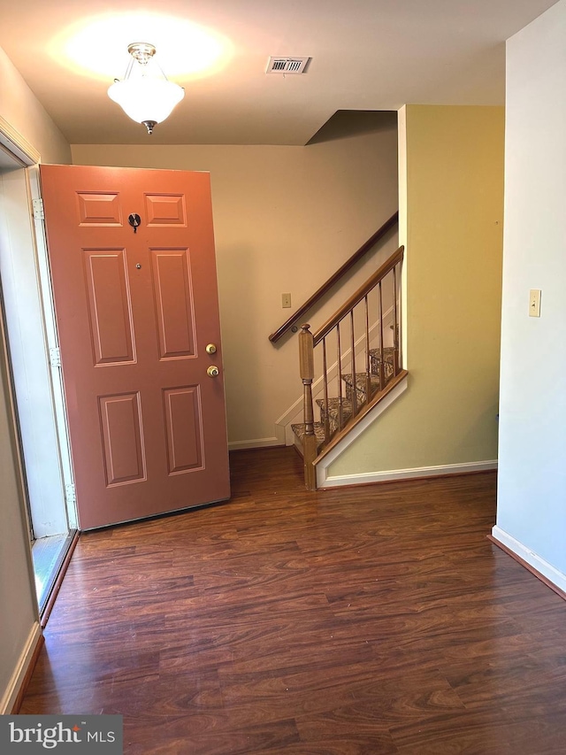 413 Park View Dr, Harrisburg, PA 17110 - entrance foyer with wood finished floors and baseboards