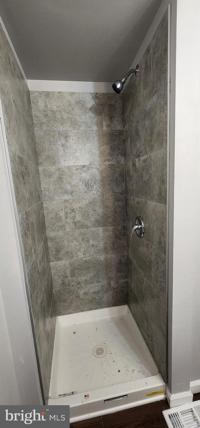 538 Mcmechen St, Baltimore, MD 21217 - full bath featuring a stall shower
