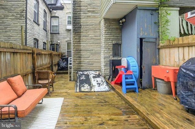 134 N Plum St, Lancaster, PA 17602 - wooden terrace with outdoor lounge area