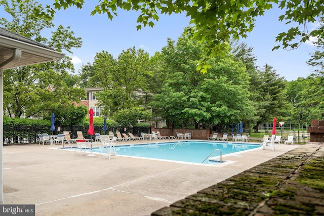 82 Cheverny Ct, Hamilton, NJ 08619 - community pool with a patio