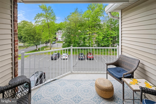 82 Cheverny Ct, Hamilton, NJ 08619 - view of balcony