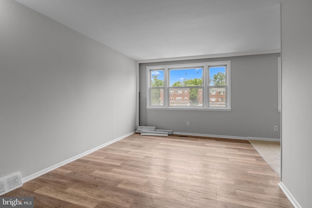 210 Erica Ter, Philadelphia, PA 19116 - unfurnished room featuring light wood-style flooring and baseboards