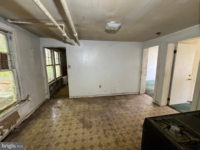 510 62nd Ave, Capitol Heights, MD 20743 - tiled spare room with radiator