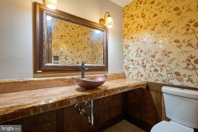 7423 Round Hill Rd, Frederick, MD 21702 - half bathroom featuring vanity and toilet