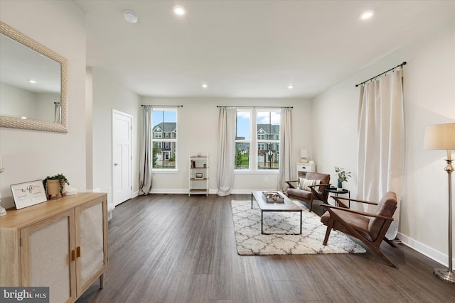 118 Fletcher Cir, Middletown, DE 19709 - living room featuring dark wood-type flooring, recessed lighting, and baseboards