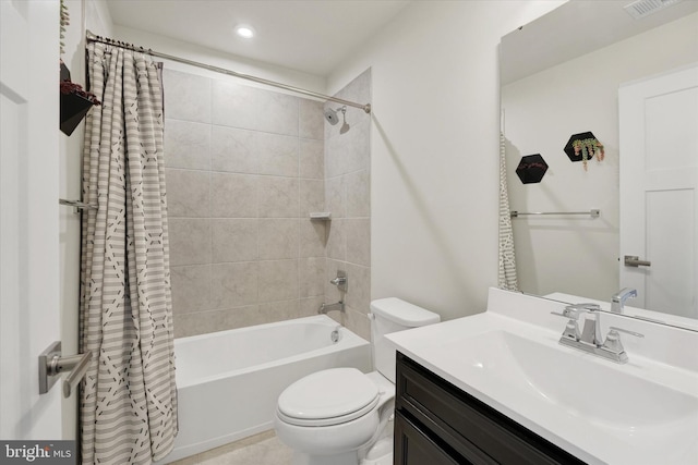 118 Fletcher Cir, Middletown, DE 19709 - full bath featuring shower / bath combo with shower curtain, toilet, vanity, and recessed lighting