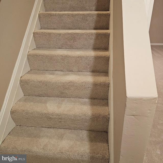 6708 Pauline Ct, Bryans Road, MD 20616 - view of stairway