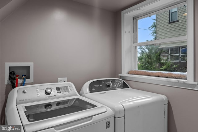 1504 N 57th St, Philadelphia, PA 19131 - laundry area featuring washing machine and clothes dryer