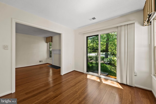 2516 N Haven Cv, Annapolis, MD 21401 - spare room featuring wood finished floors and baseboards