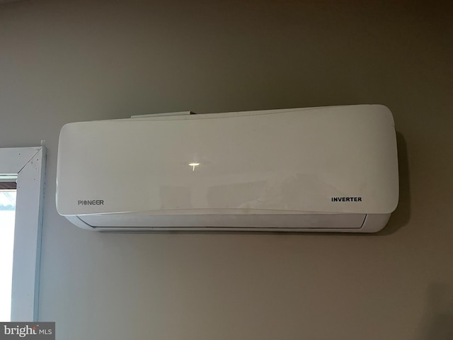 517 S Wayne St, Lewistown, PA 17044 - detailed view of a wall mounted AC