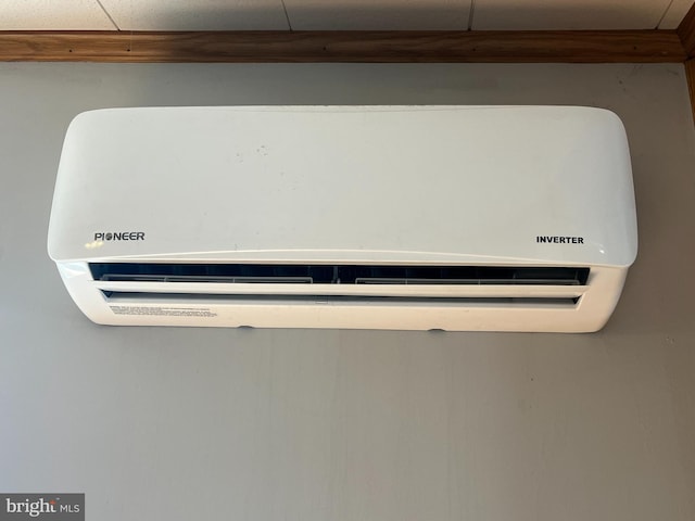 517 S Wayne St, Lewistown, PA 17044 - detailed view of a wall unit AC
