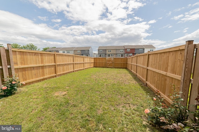 30 Kirby Ct, Bunker Hill, WV 25413 - view of yard featuring a residential view