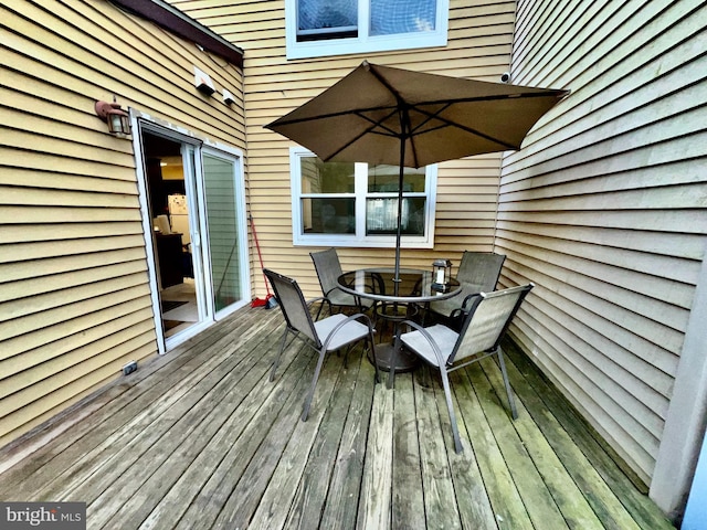 21 Oriole, Clementon, NJ 08021 - wooden deck featuring outdoor dining area