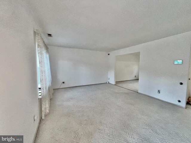 21 Oriole, Clementon, NJ 08021 - empty room featuring light colored carpet