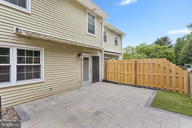 2 Gloucester Ct, Bordentown, NJ 08505 - view of patio