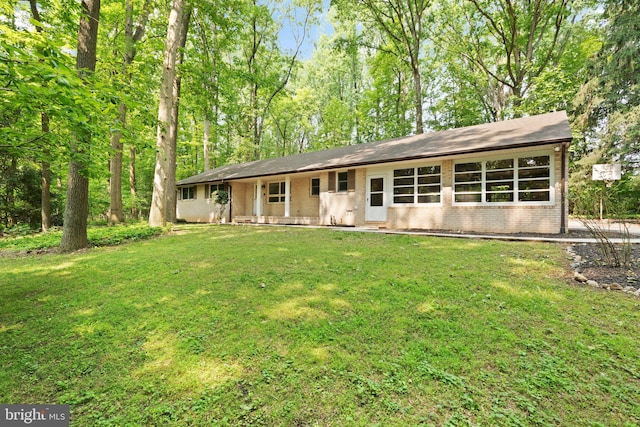 1906 Parkvue Rd, Fallston, MD 21047 - ranch-style home with a front yard and brick siding