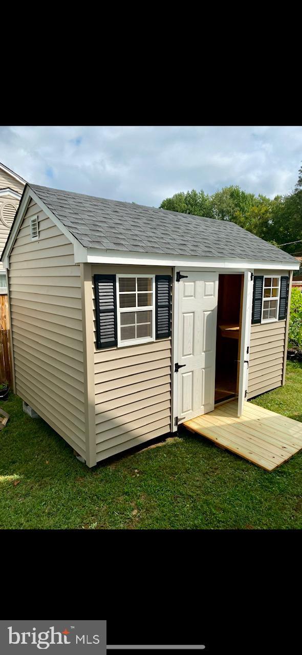 12403 Rambling Ln, Bowie, MD 20715 - view of shed