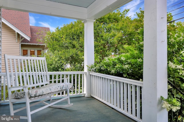 604 Market St, Pocomoke City, MD 21851 - view of covered porch