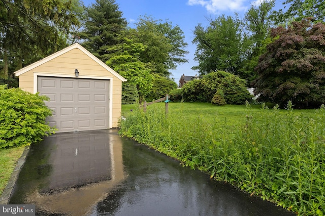 10 Pershing Ave, Ewing, NJ 08618 - detached garage with asphalt driveway