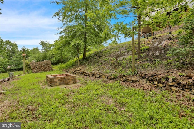7 Kantner Ln N, Reading, PA 19607 - view of yard featuring an outdoor fire pit