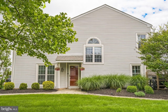 2 E Park Rd, Newtown, PA 18940 - view of front facade featuring a front yard