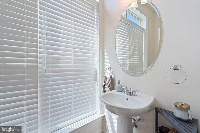 42735 Macauley Pl, Ashburn, VA 20148 - view of bathroom