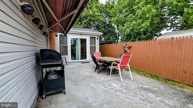 12 Rogers Cir, Newark, DE 19702 - view of patio / terrace featuring outdoor dining area